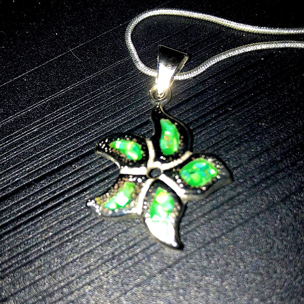 - Green fire opal of Mexico Sea Star 18k necklace natural stone new